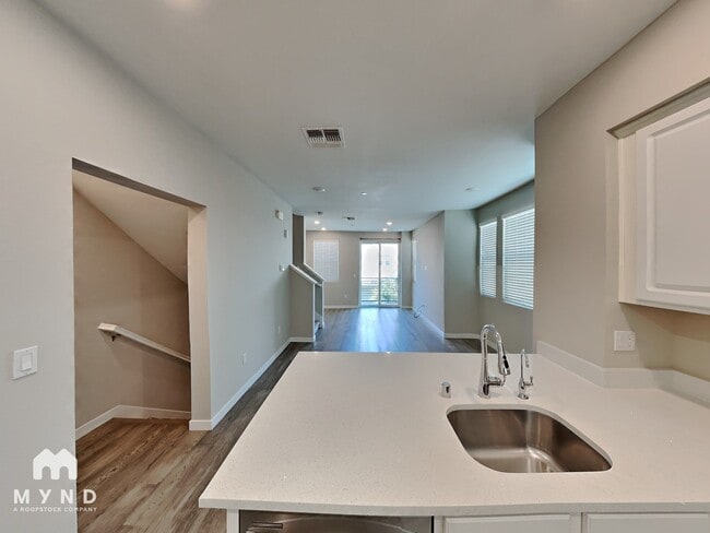 Building Photo - 1502 Cherry Cir