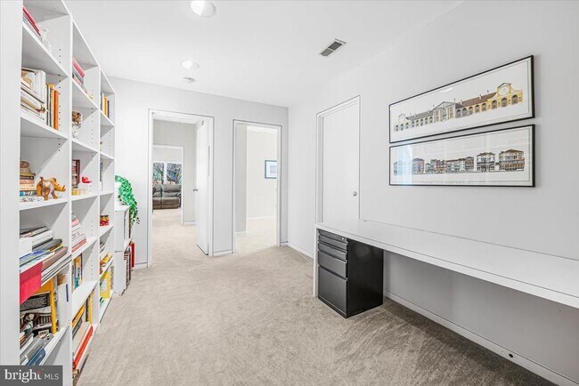 Building Photo - 4838 Drummond Ave