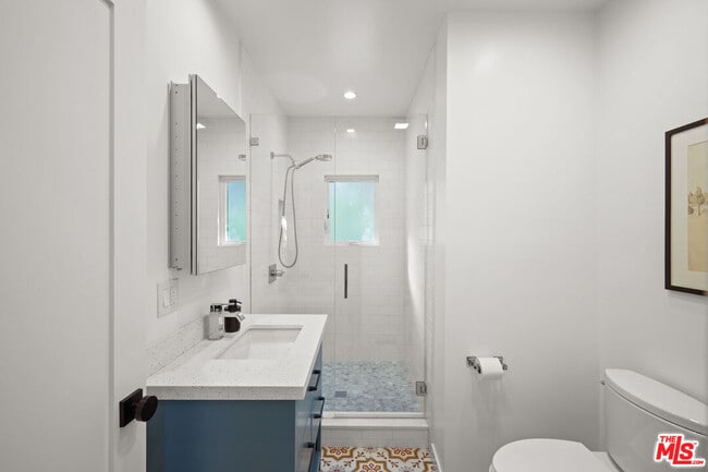 Building Photo - 1275 S Sycamore Ave