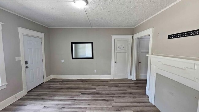 Building Photo - 5614 6th Ave