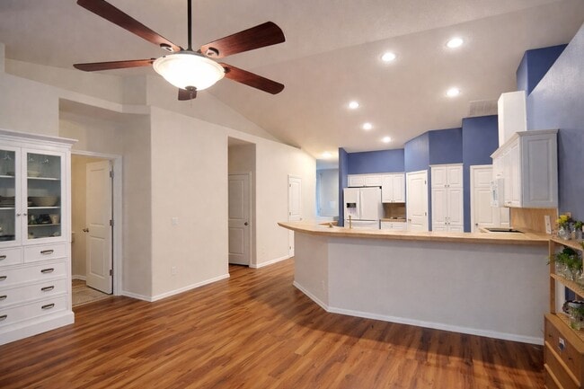 Building Photo - 5447 N St