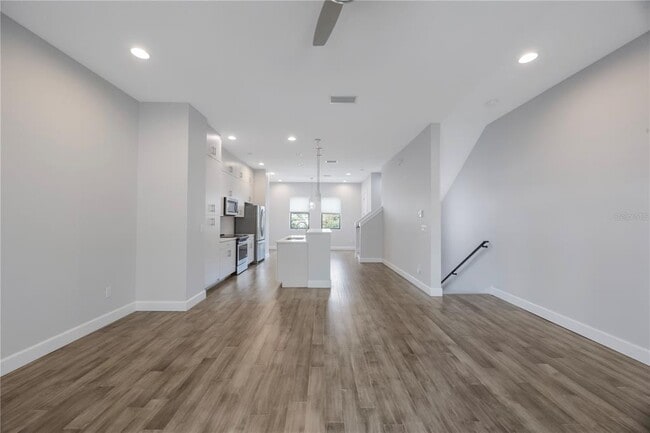 Building Photo - 1330 W Gray St