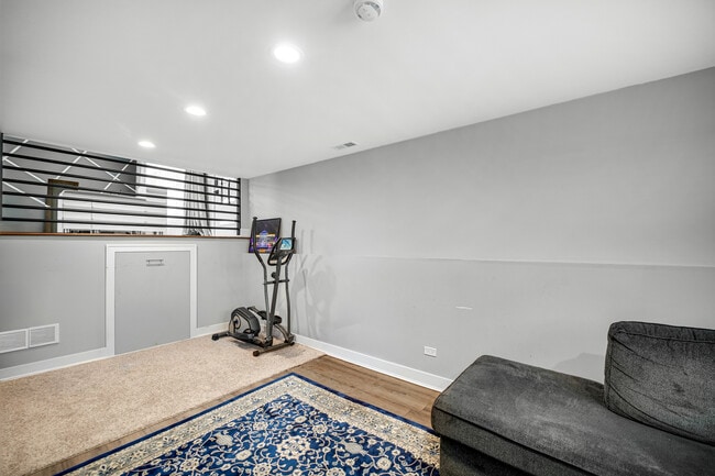 Building Photo - 10324 S 81st Ave