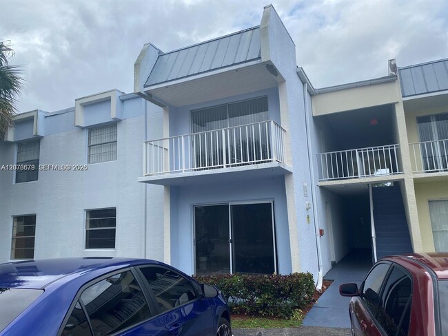 Building Photo - 411 Executive Center Dr
