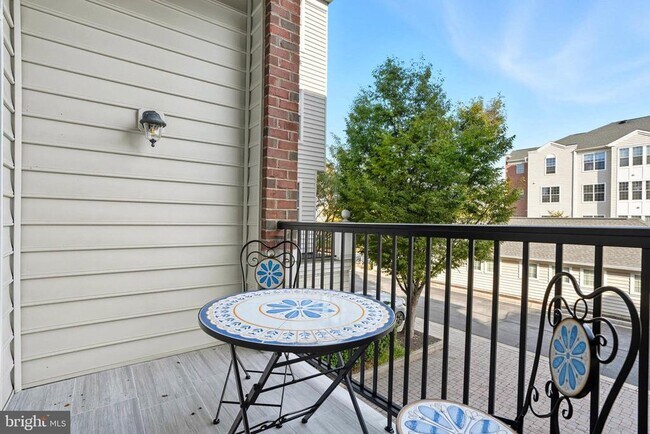 Building Photo - 5910 Great Star Dr