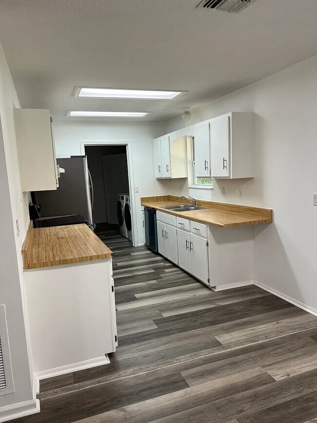 Building Photo - 2146 Golden Isle Ct