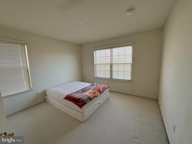 Building Photo - 256 Fountayne Ln