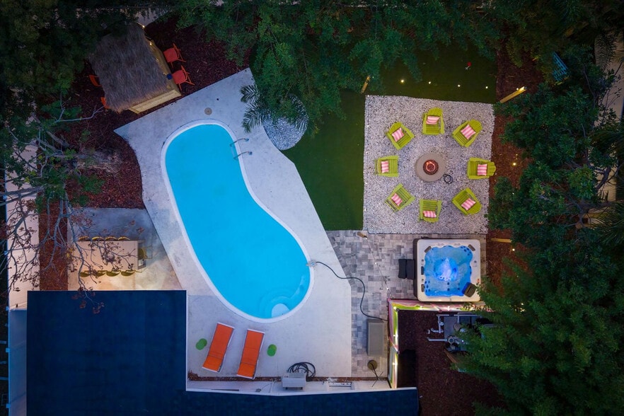 Building Photo - 3116 Karen Ave