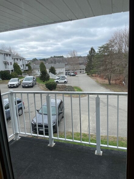 Building Photo - 834 State St