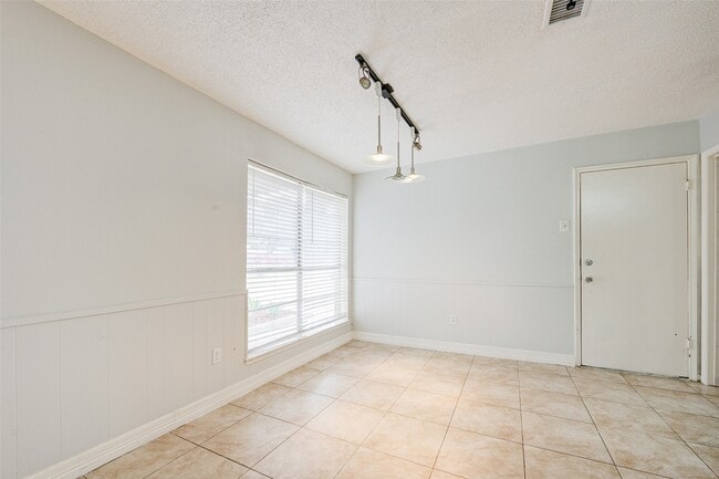 Building Photo - 16603 Kieth Harrow Blvd