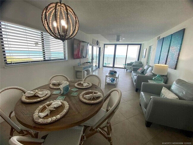 Building Photo - 10102 S Ocean Dr