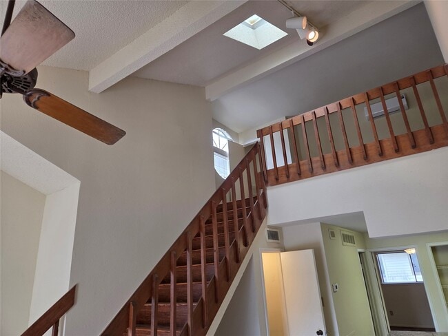 Building Photo - 2425 Holly Hall St