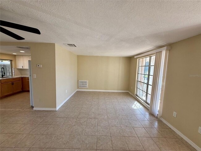 Building Photo - 3931 Claremont Dr
