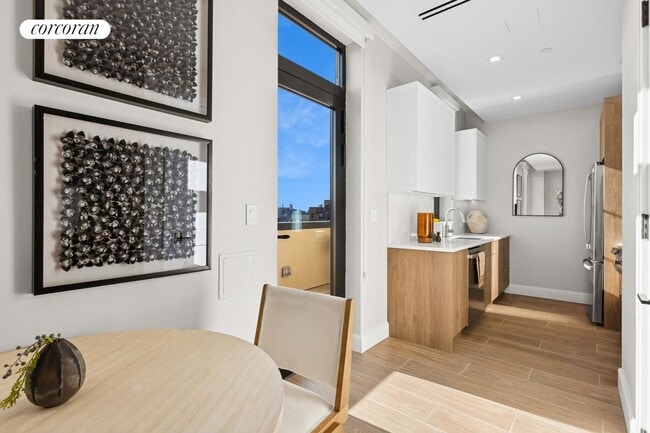 Building Photo - 760 Metropolitan Ave