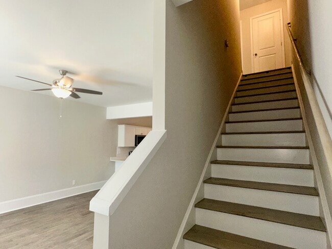 Building Photo - 459 3rd Loop Rd