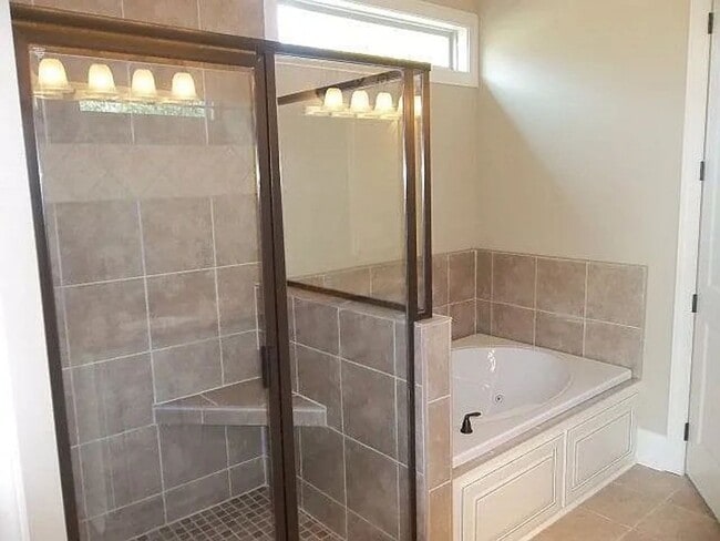 Building Photo - Wonderful 4 Bed, 3.5 Bath with Bonus Room