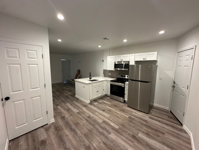 Building Photo - 1446 N 58th St