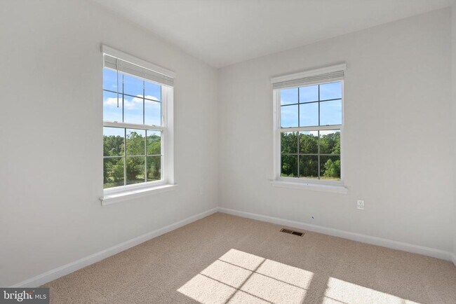 Building Photo - 7524 Fern Gully Way