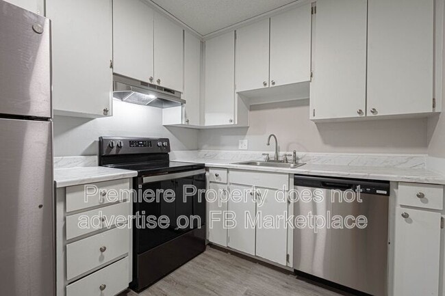 Building Photo - 8441 Kessler St
