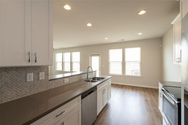Building Photo - 4013 Park Ln