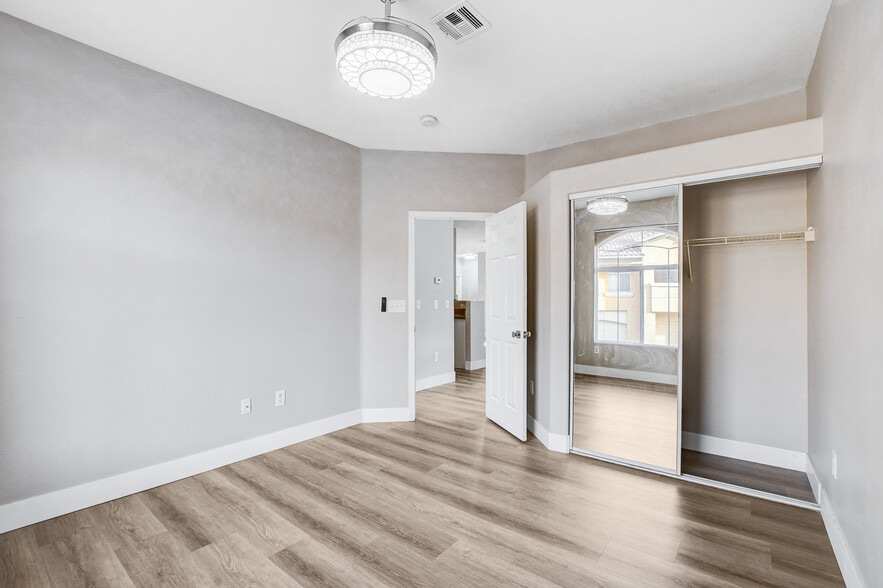 Building Photo - 1713 Sky of Red Dr