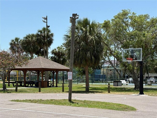 Building Photo - 106 Sun Isle Cir