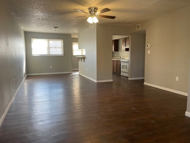 Building Photo - 702 16th St