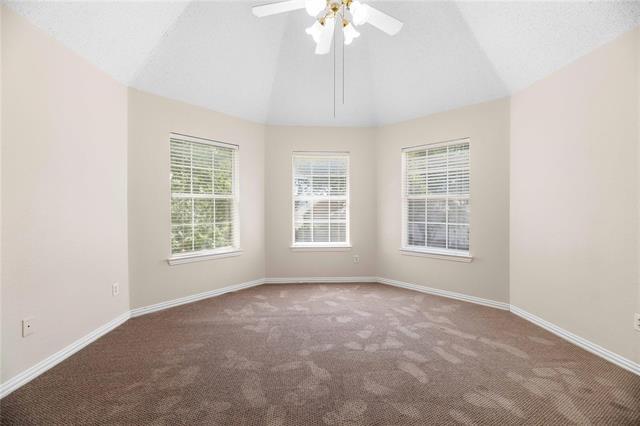 Building Photo - 2324 Dyers Oak Dr
