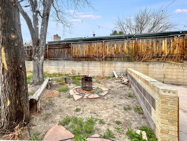 Building Photo - 3712 Windsor Ave