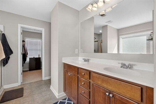 Building Photo - 267 Collingsworth Trace NE