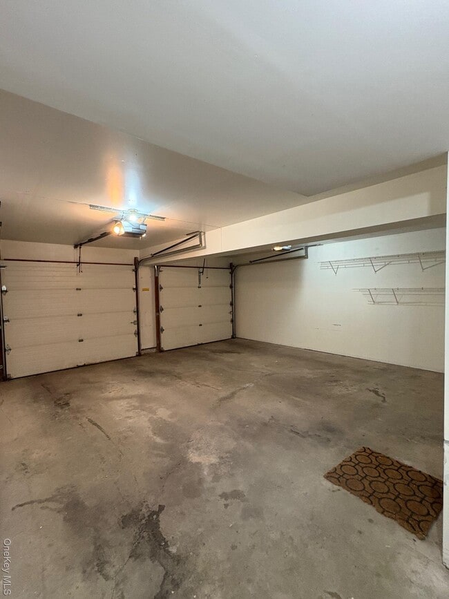 Building Photo - 1418 Whispering Hills Dr