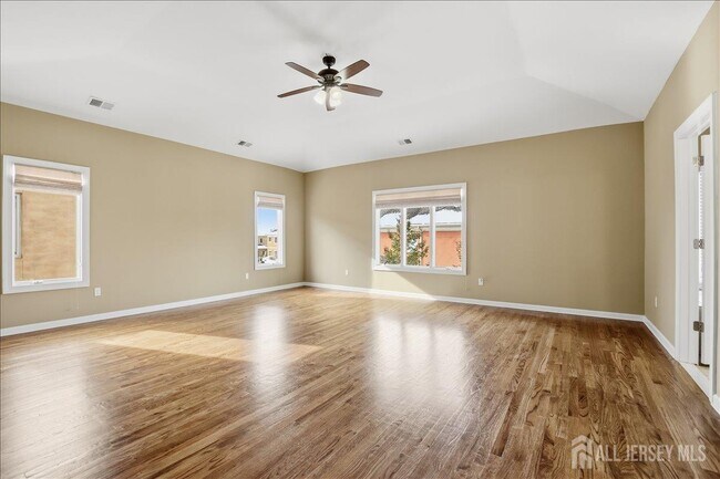 Building Photo - 86 Davinci Dr