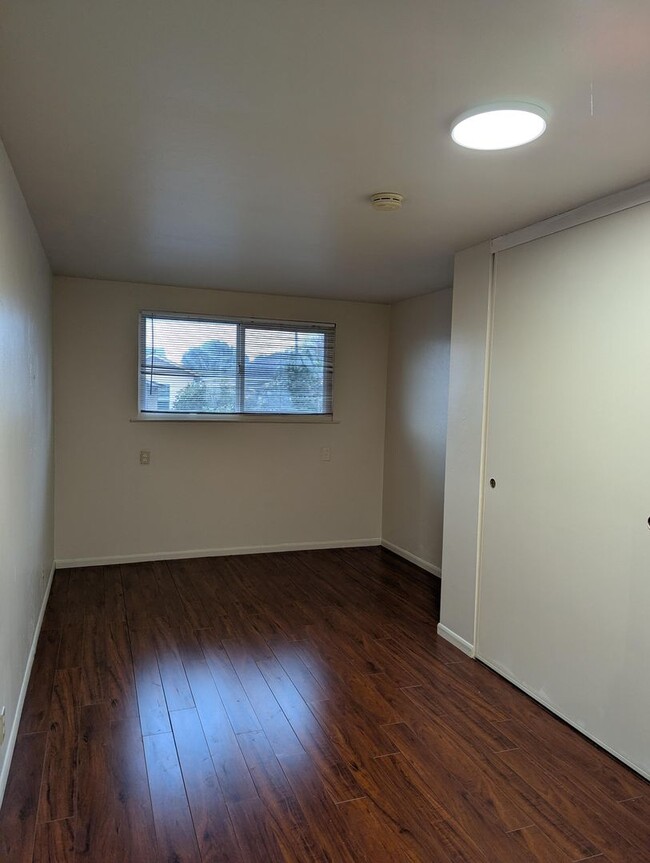 Building Photo - Spacious 3-Bedroom Home with Office & Fami...