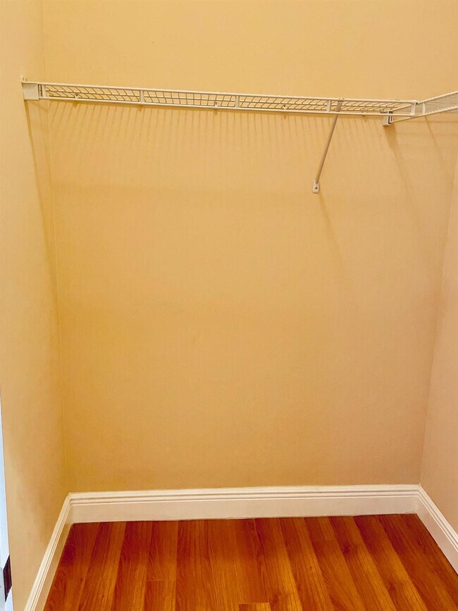 Building Photo - 801 S Olive Ave