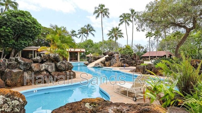 Building Photo - 501 Hahaione St