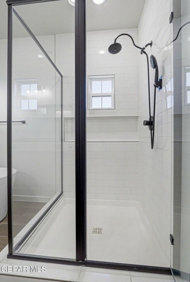 Building Photo - 4512 Mark Avizo