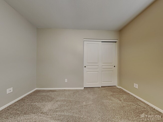 Building Photo - 24839 W Huntington Dr