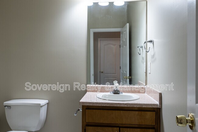 Building Photo - 3213 Southridge