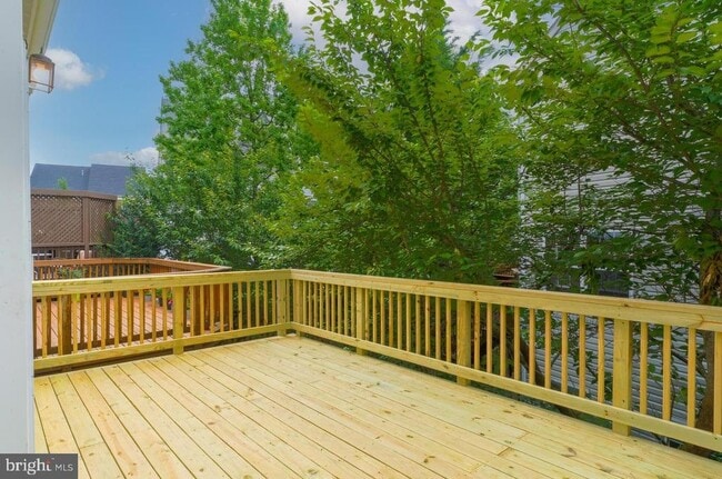 Building Photo - 2557 James Monroe Cir