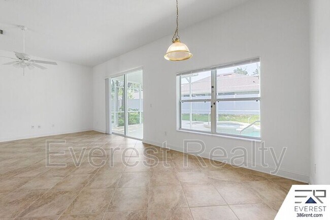 Building Photo - 13 Sleigh Bell Pl