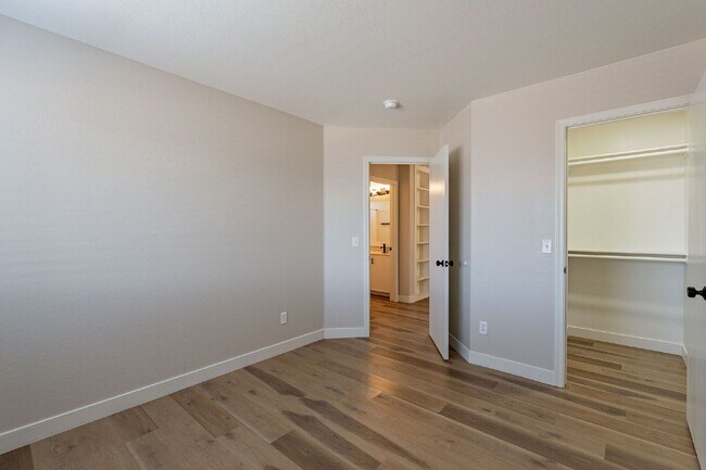 Building Photo - 15885 W Apache St