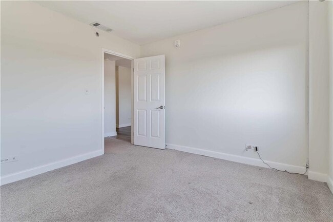 Building Photo - 1501 Clairmont Rd