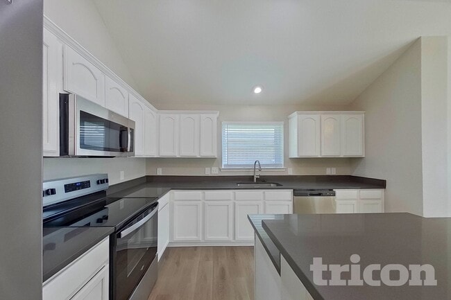 Building Photo - 522 Golden Bell Dr