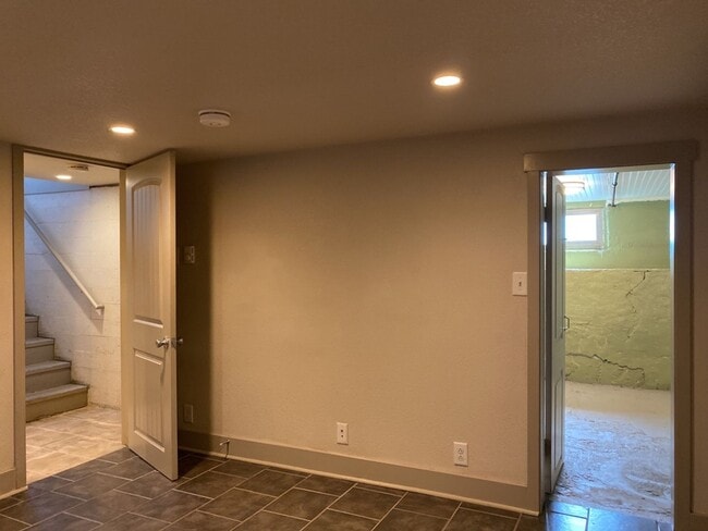 Building Photo - STUDENTS WELCOME! Charming 3 Bed 2 Bath Single Family Home in Old Town