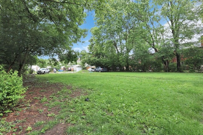 Building Photo - 47-53-53 S Burgess Ave