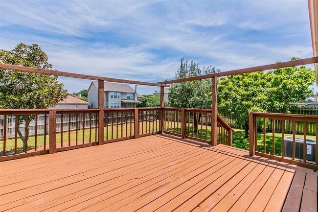 Building Photo - 2645 Andres Way