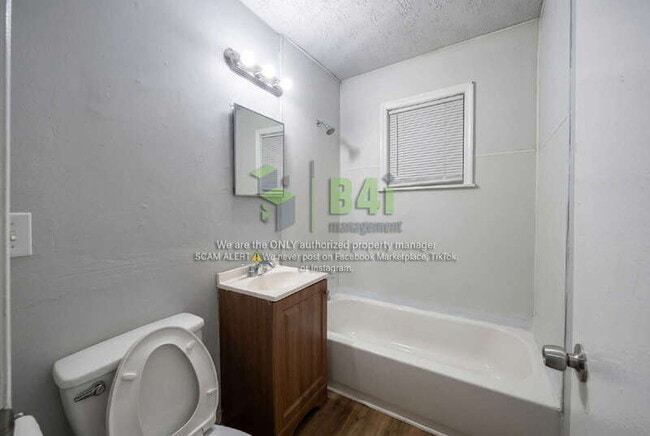 Building Photo - 1313 Ridgeview Dr
