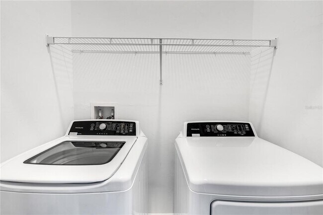 Building Photo - 15172 Sunny Day Dr