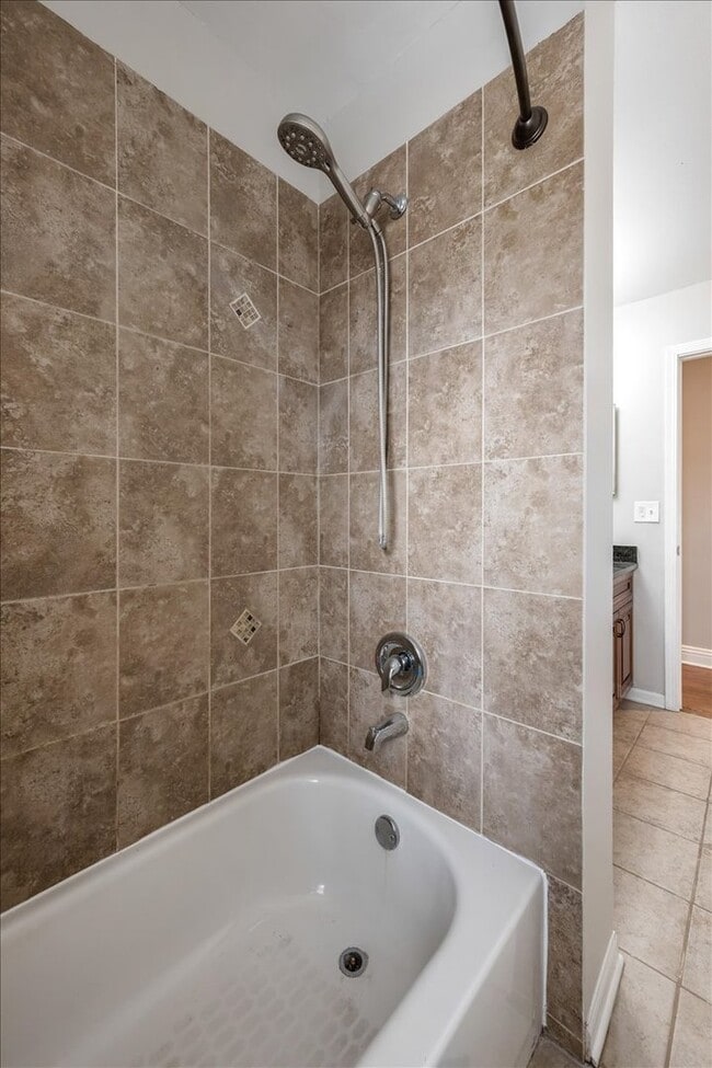 Building Photo - 1720 William Dr