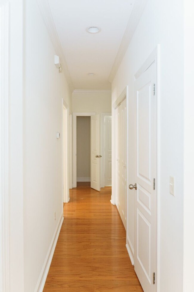 Building Photo - 49 Thomas Sumter St